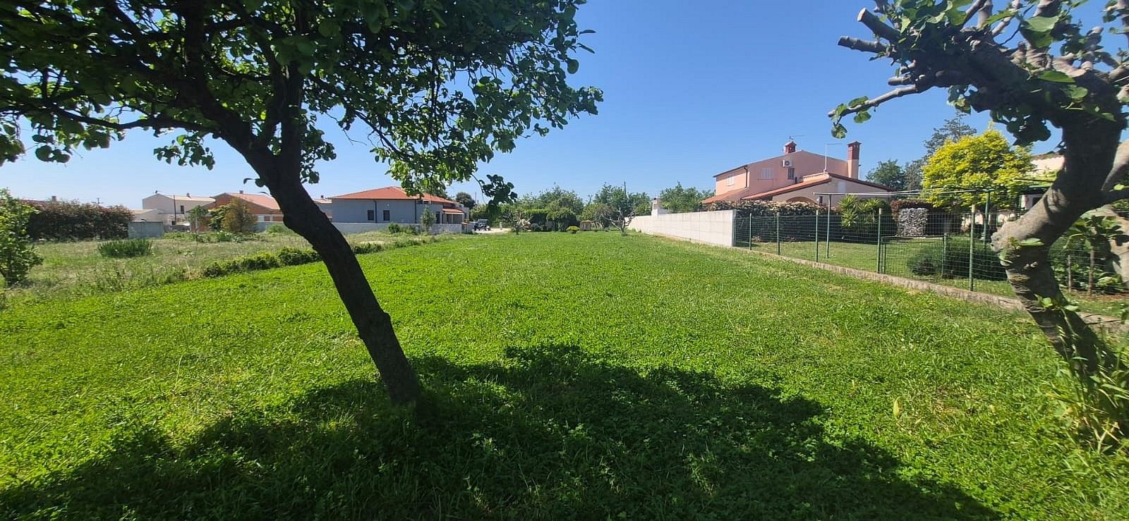 Pozemek pro bydlení, 1 305 m²
