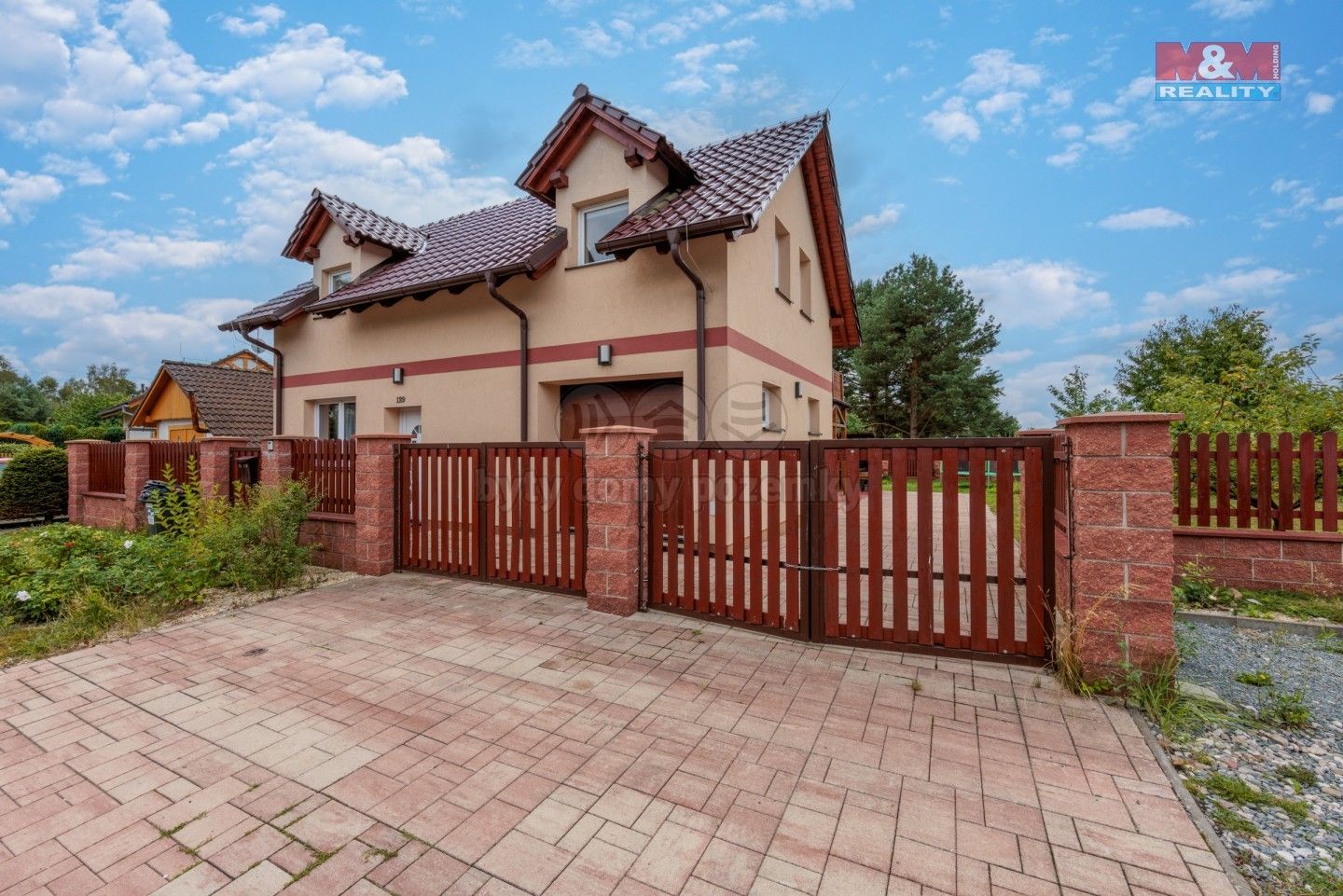Rodinné domy, Sadov, 174 m²