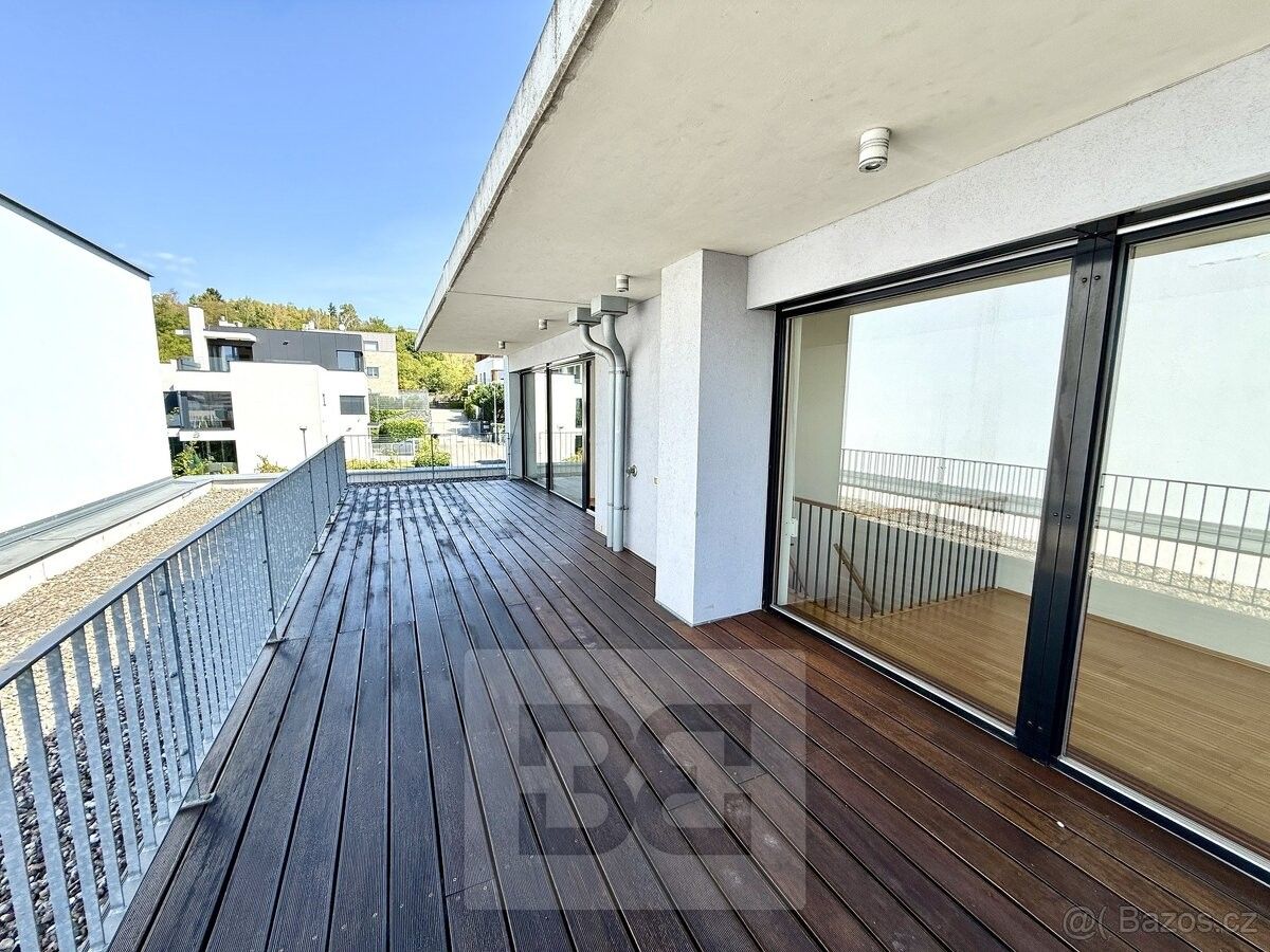 Pronájem rodinný dům - Praha, 158 00