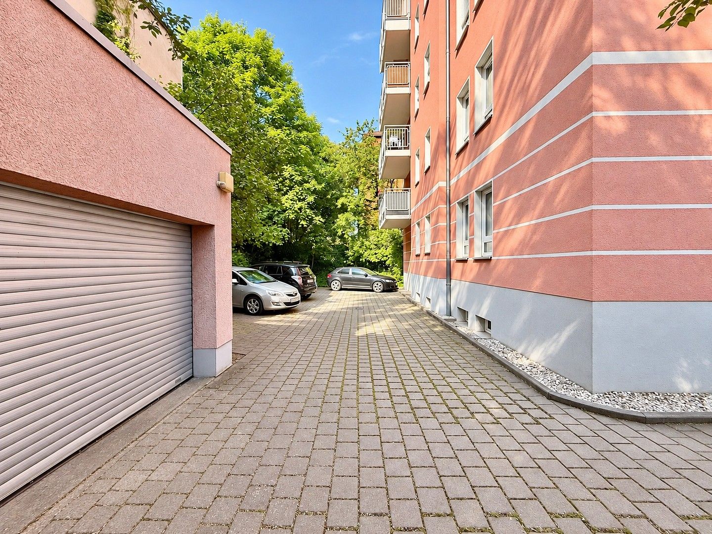 Garáž · Emil-Ueberall-Straße 27 Dresden Cotta Sachsen 01159 - 3
