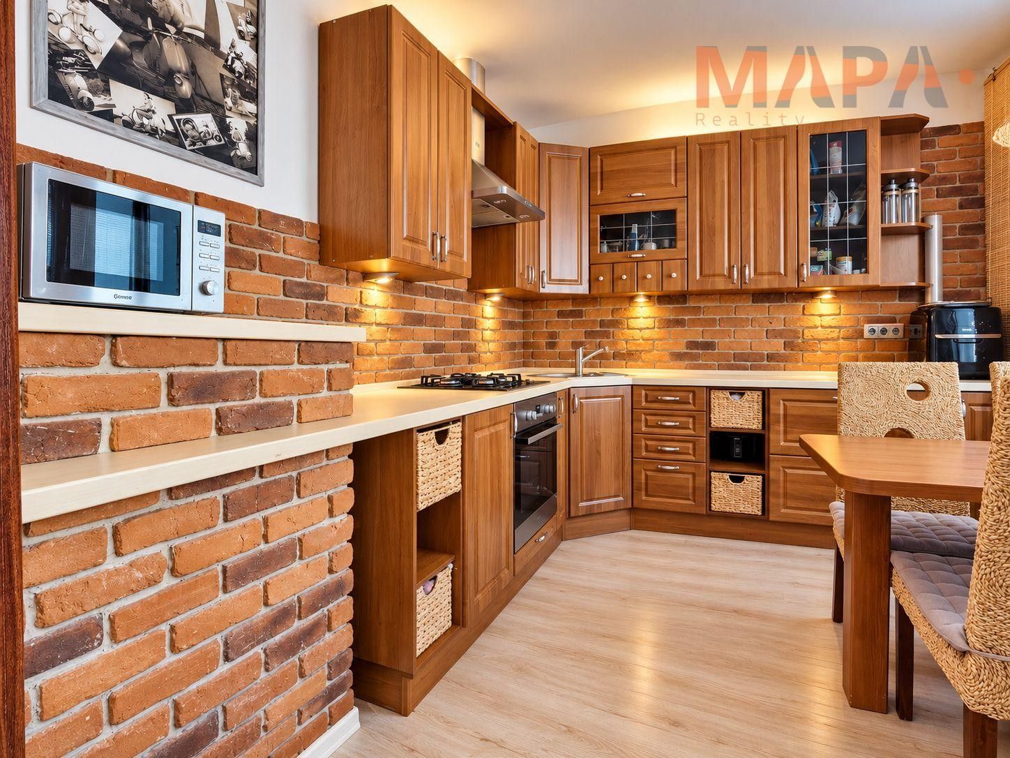 Byt 3+1 · 66 m² · Roháčova, Chomutov - 2