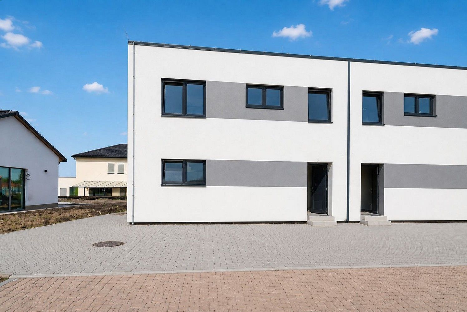 Rodinné domy, Hrušková, Velké Pavlovice, okres Břeclav, 134 m² - 1
