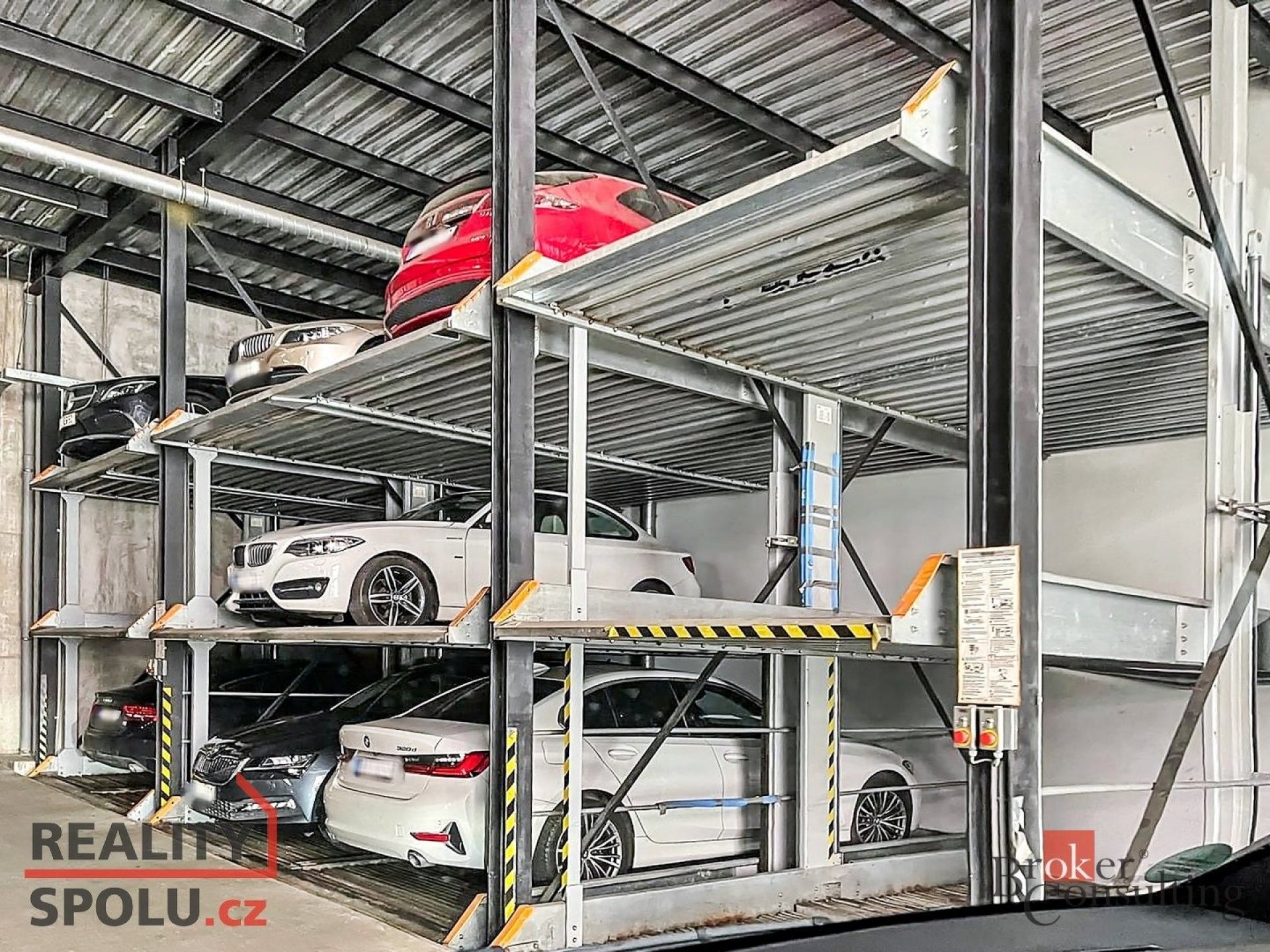 Garáže, Novákových, Praha, 12 m²