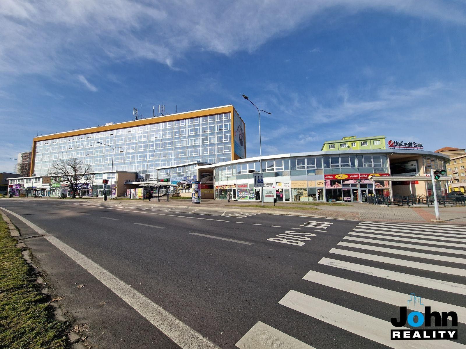 Pronájem obchodní prostory - tř. Budovatelů, Most, 300 m²