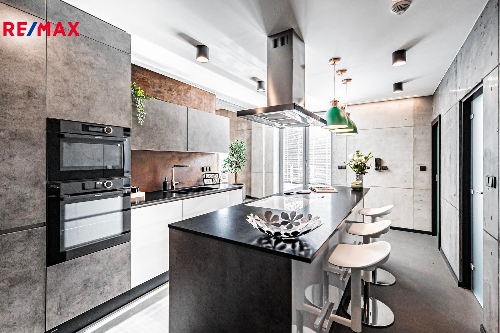 Prodej rodinný dům - Obránců míru, Předměřice nad Labem, 379 m²