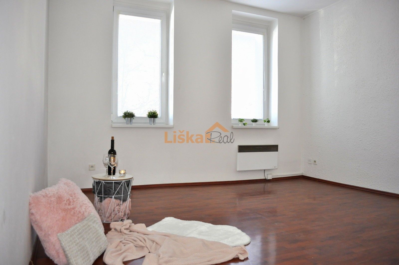 Pronájem byt 2+kk - Komárovská, Brno, 44 m²