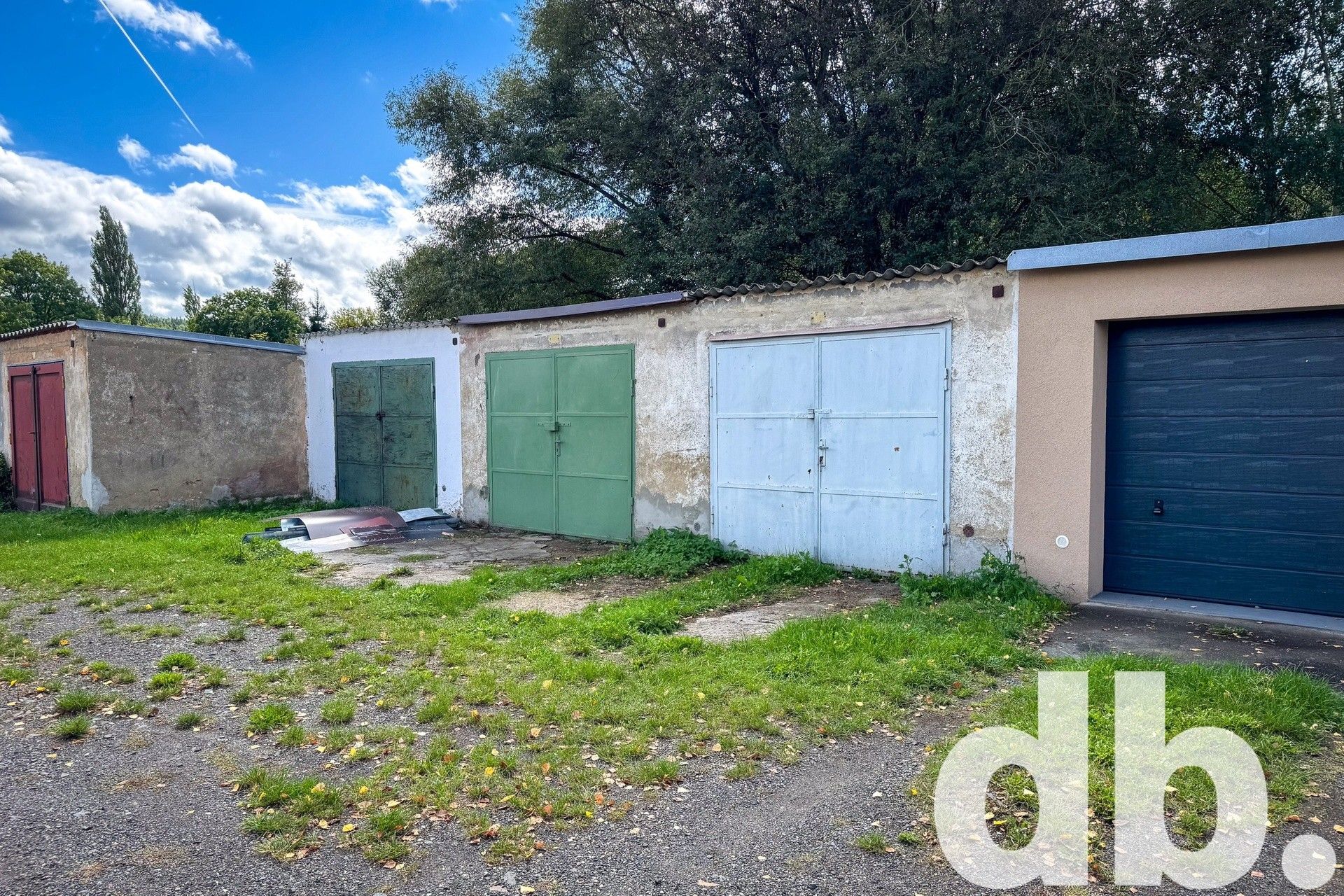 Prodej garáž - V Lučinách, Karlovy Vary, 22 m²