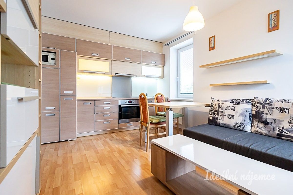 Pronájem byt 1+kk - Padovská, Praha, 40 m² - 2