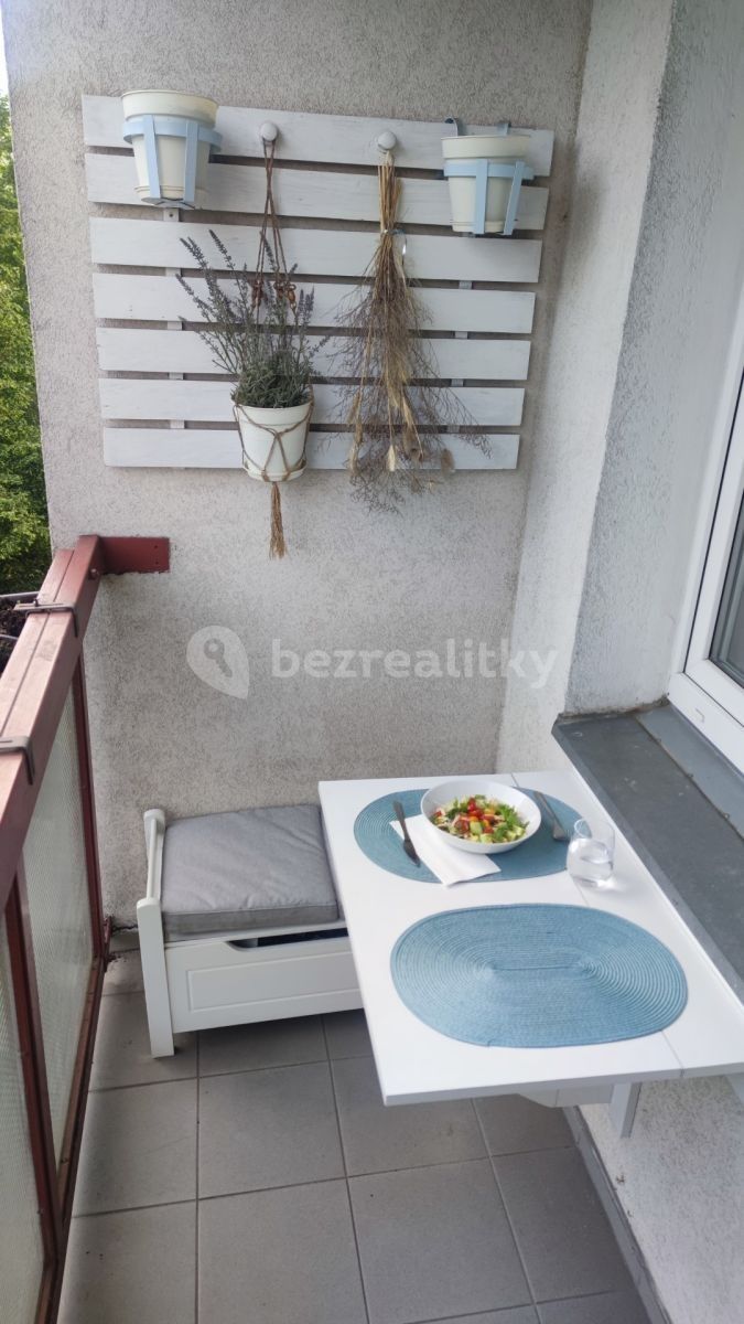 1+1, Ronešova, Praha - Černý Most, 33 m² - 2
