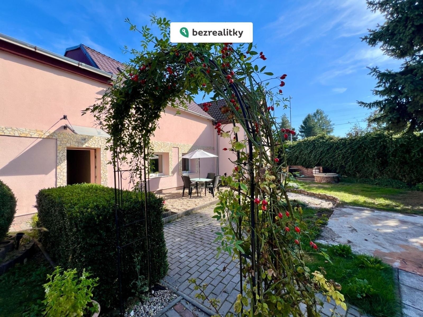 Prodej rodinný dům - Očihov, 306 m²