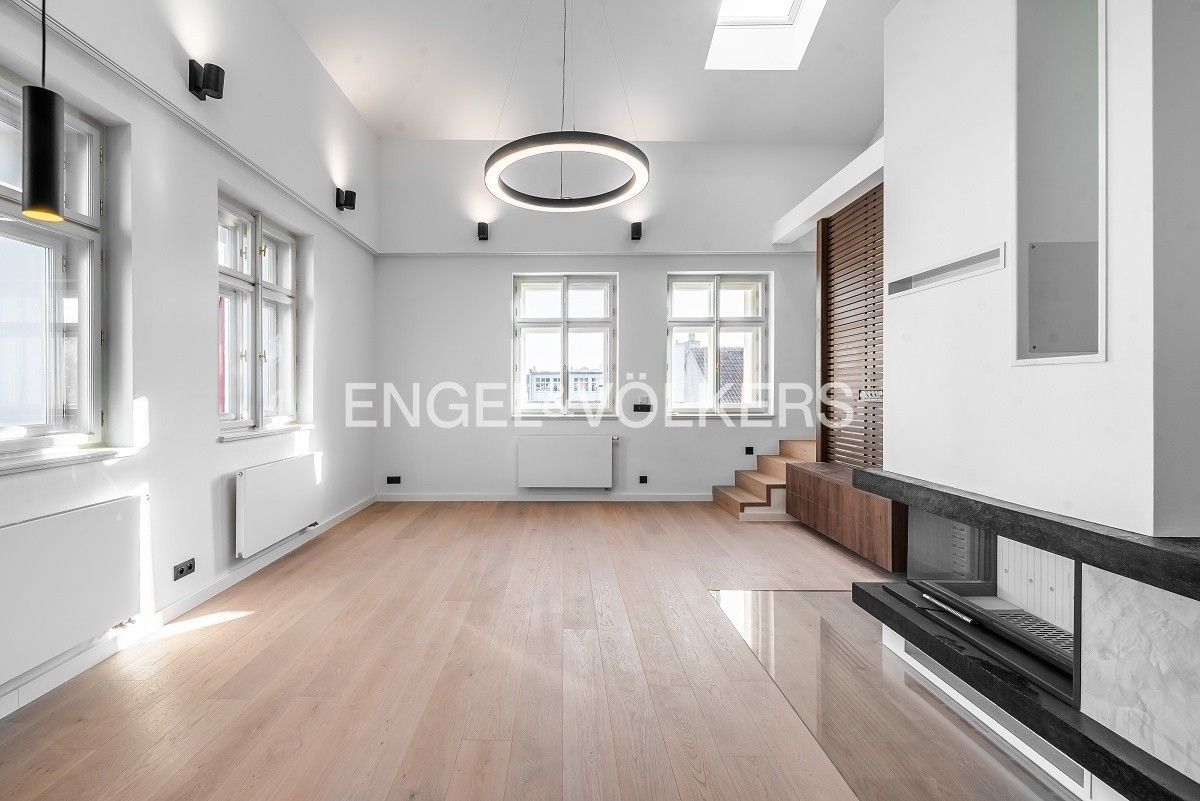 Pronájem byt 4+kk - Kroftova, Praha, 148 m²