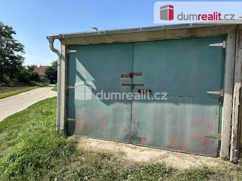 Garáže, Valtice, 18 m² - 2