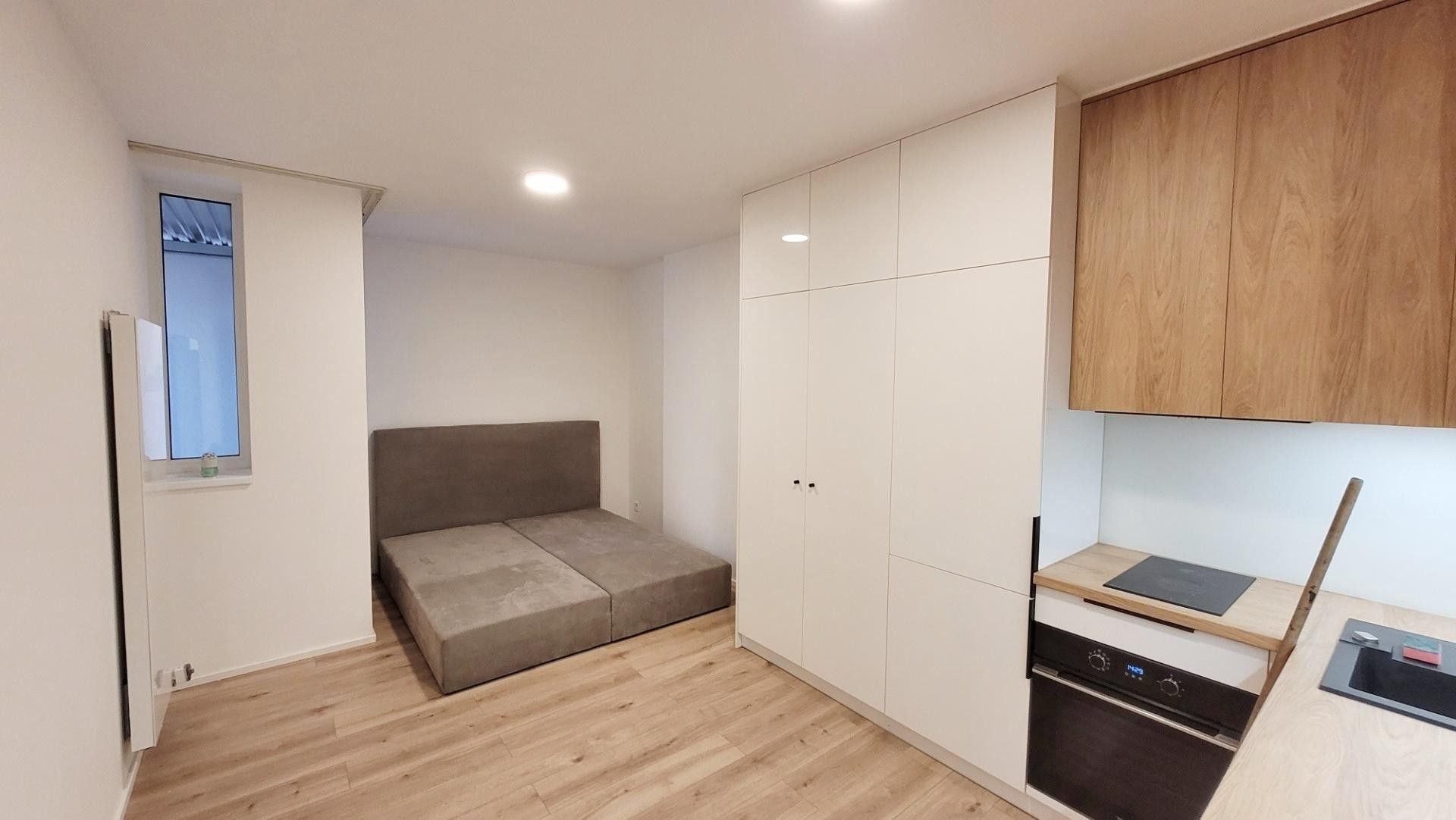 Pronájem byt 1+kk - Strančická, Praha, 22 m²