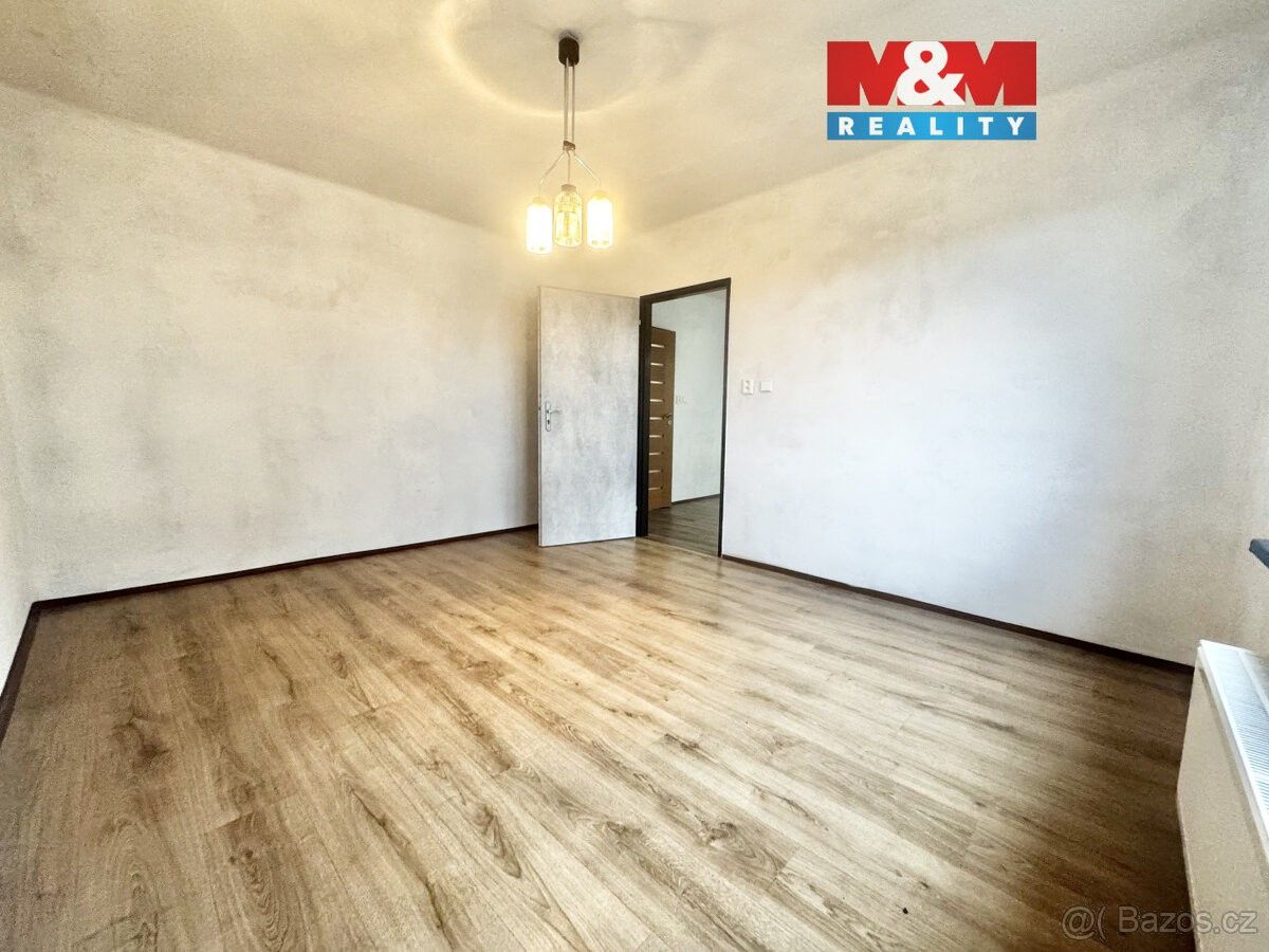 Byty, Strojetice, 439 86