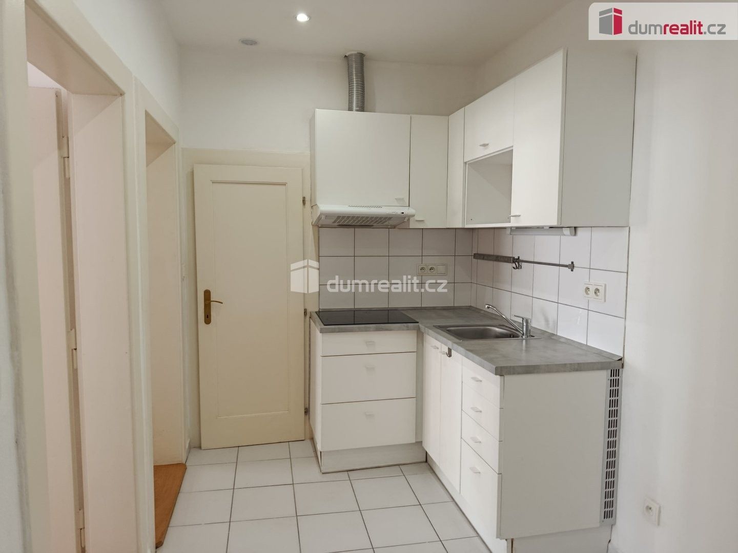 2+kk, Za poštou, Praha, 58 m² - 2