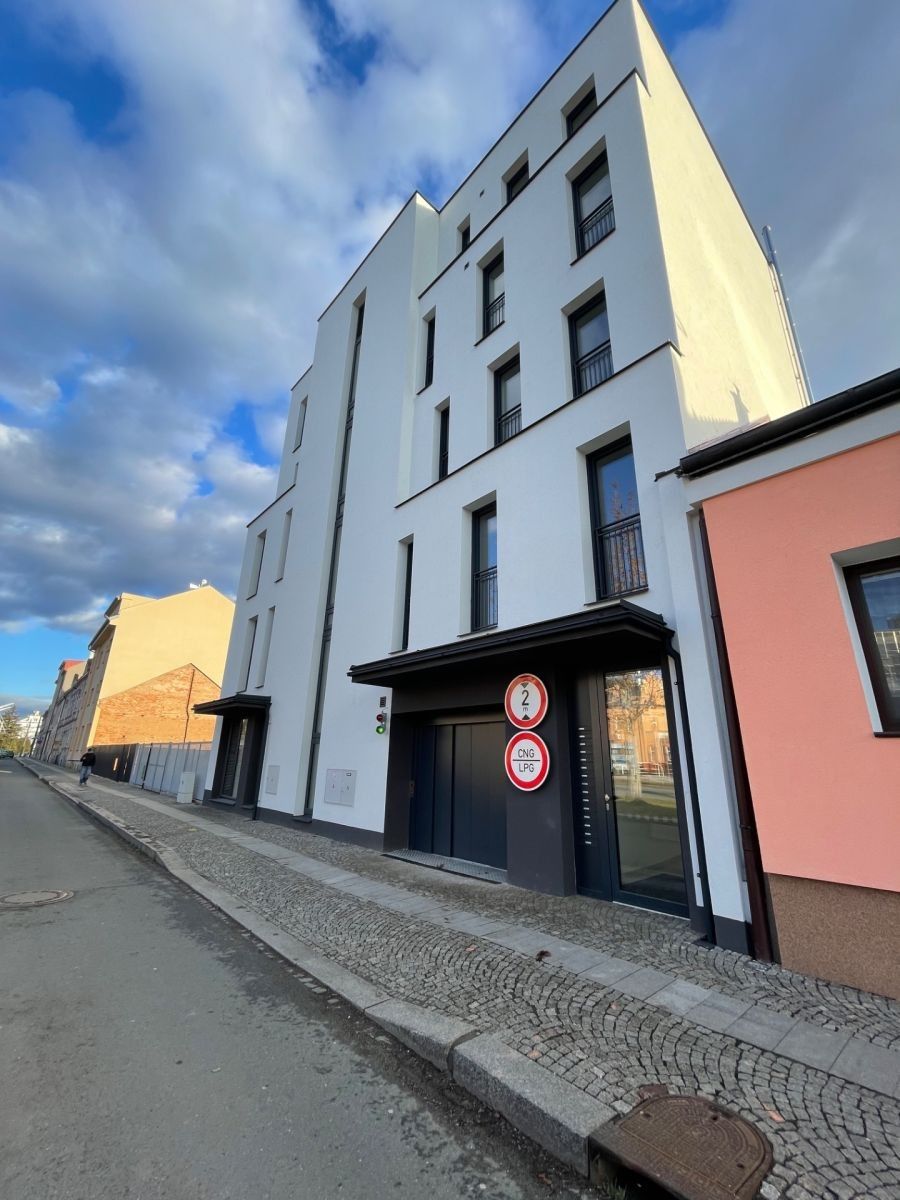 Pronájem byt 1+kk - Gočárova třída, Hradec Králové - Pražské Předměstí, Královéhradecký kraj, 44 m² - 2