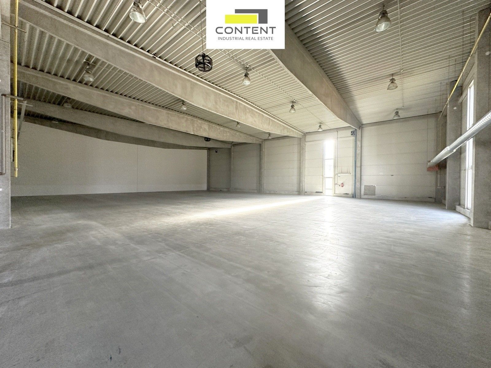 Sklady, Nad Jezerem, Vestec, 1 363 m² - 1