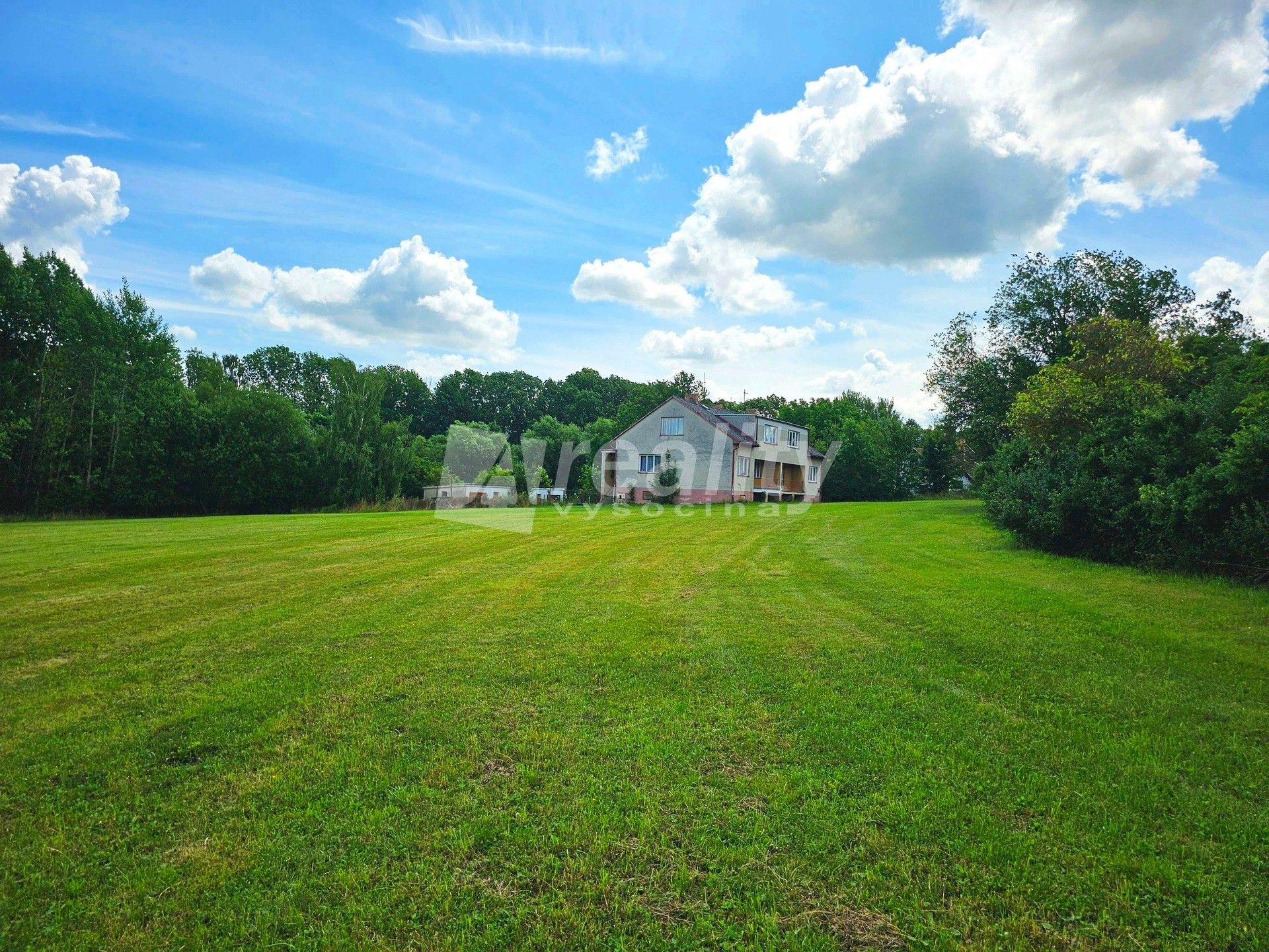 Pozemek pro bydlení, 1 660 m²