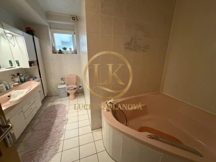 Rodinný dům · 987 66, Zahraničí - 2
