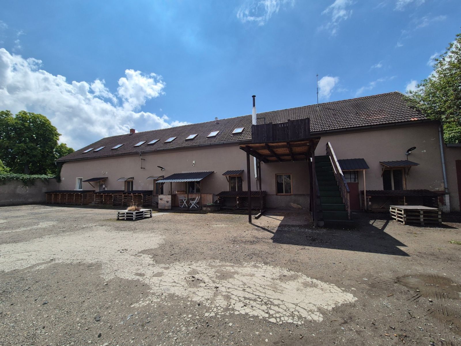 Rodinné domy, Náves sv. Petra a Pavla, Zlatníky-Hodkovice - Zlatníky u Prahy, Středočeský kraj, 510 m² - 2