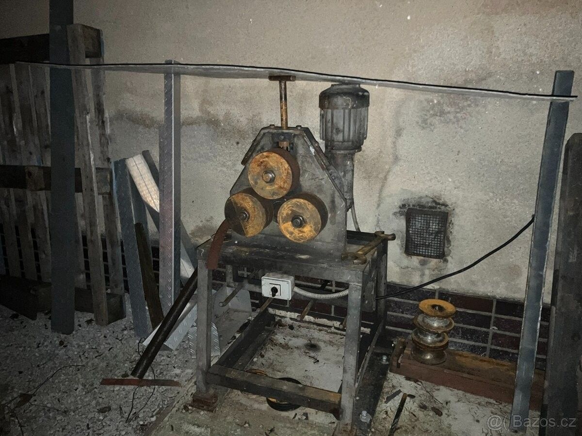 Pronájem obchodní prostory - Praha, 190 00