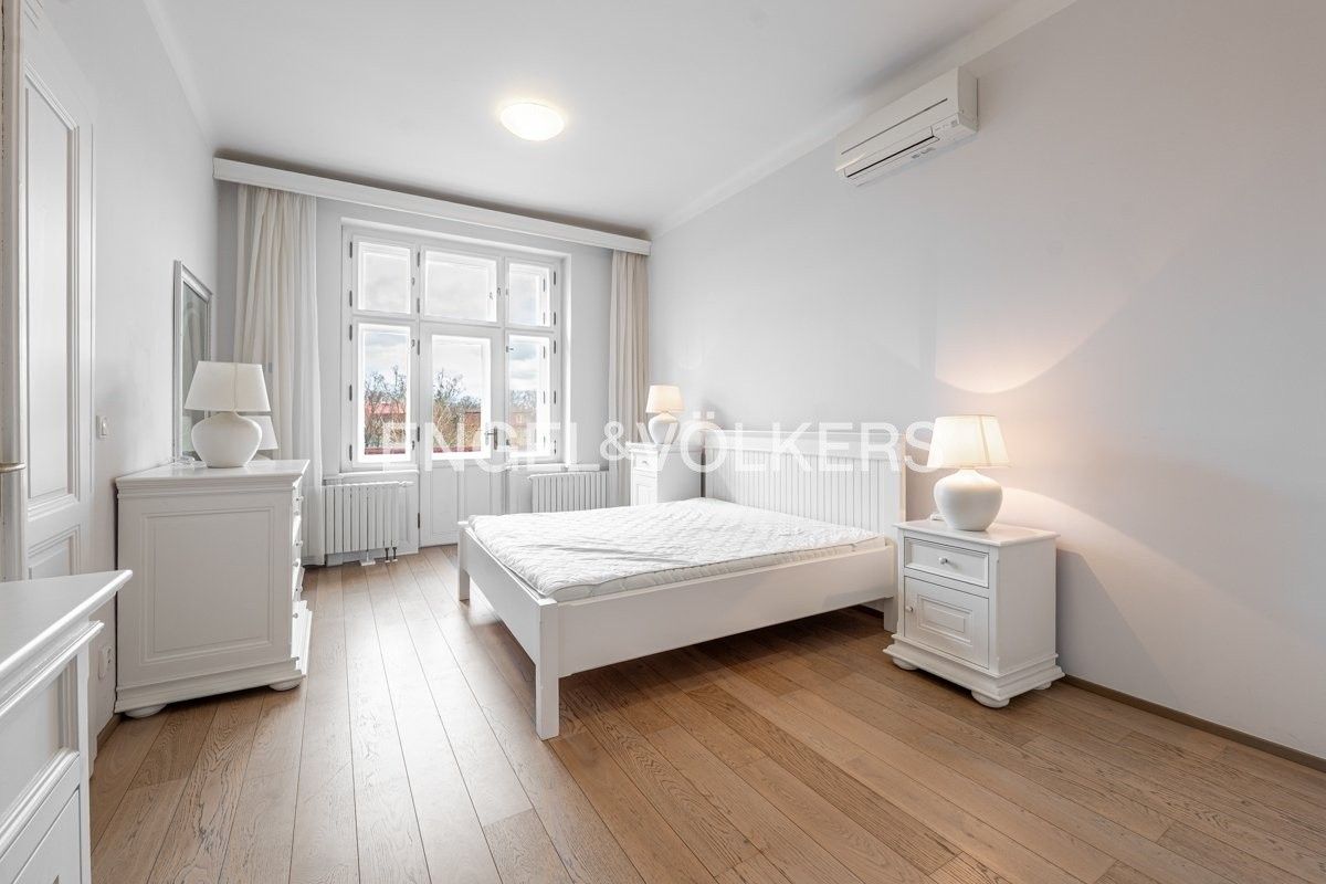 Pronájem byt 4+kk - Na valech 285, Praha Hradčany, 115 m² - 5