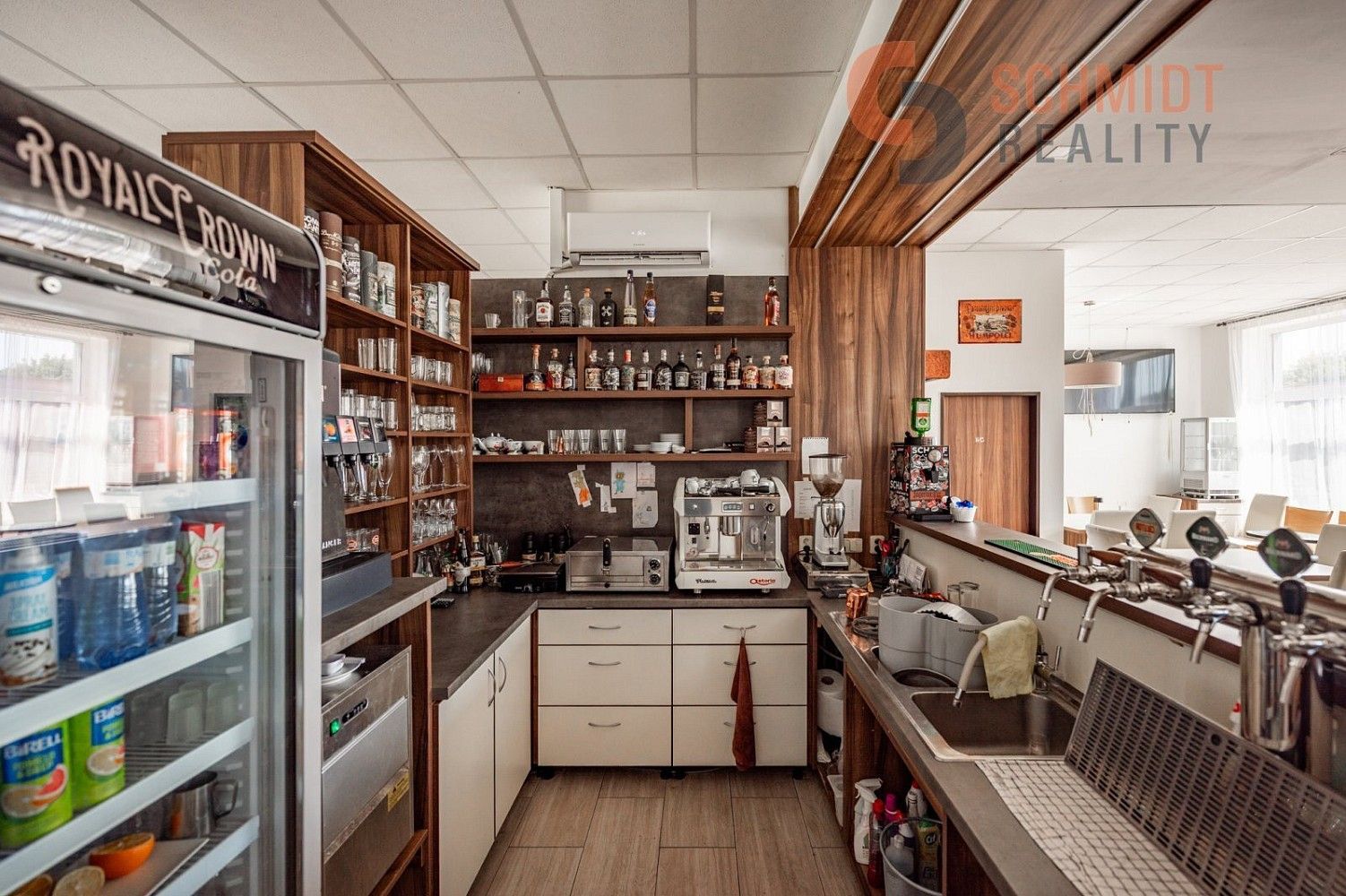 Obchodní prostory, 77 m²