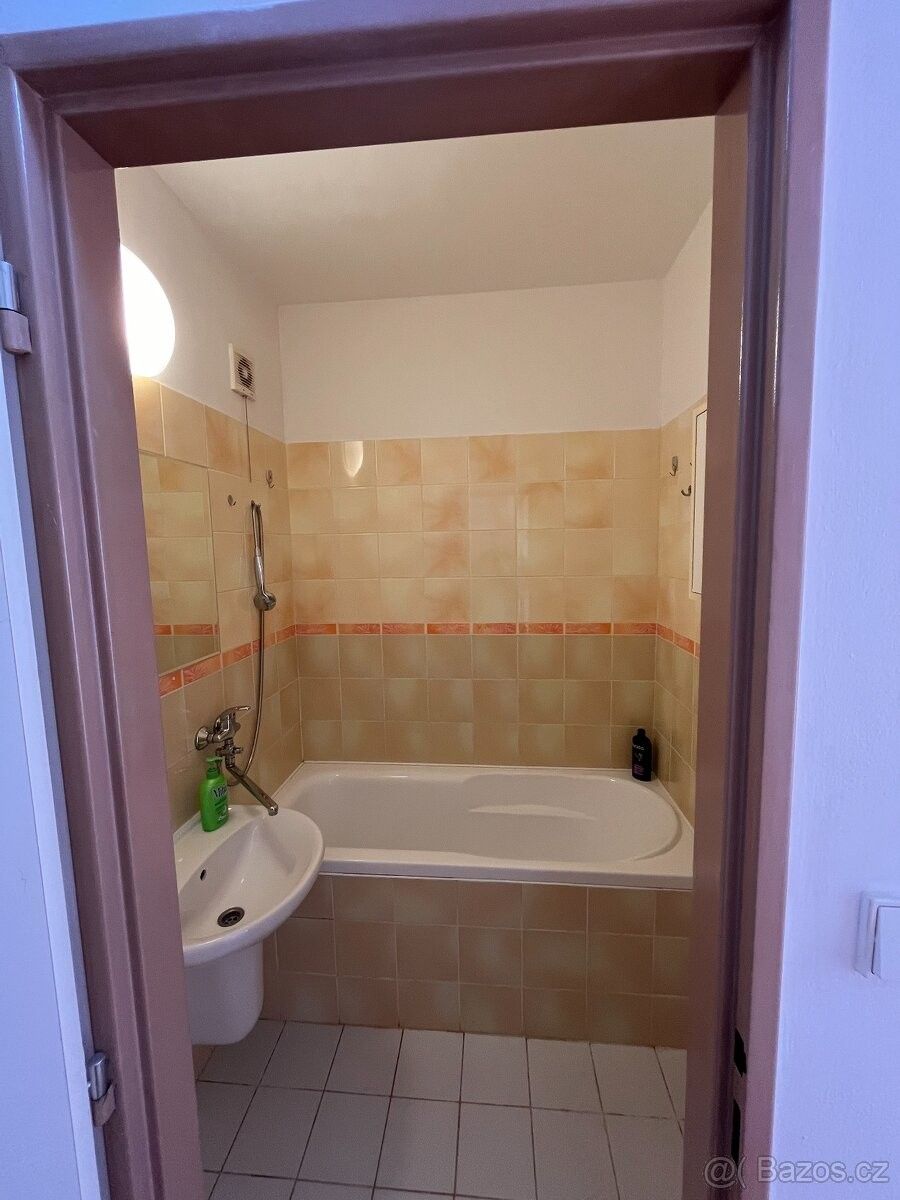 Pronájem byt - Orlová, 735 14