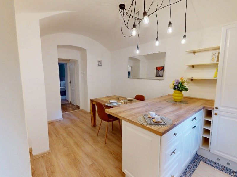 Byt 2+kk · 57 m² · Černomořská, Praha - 4