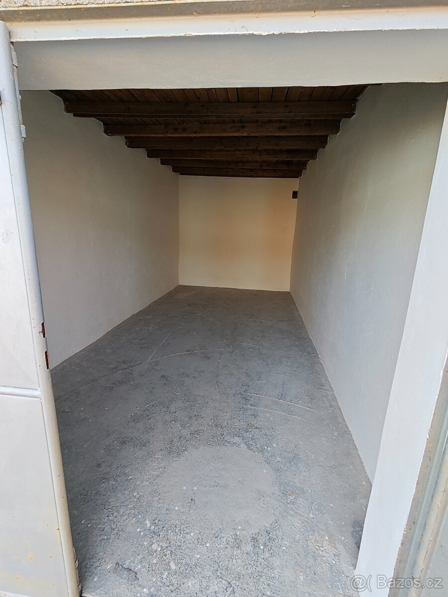 Garáž, 19 m²
