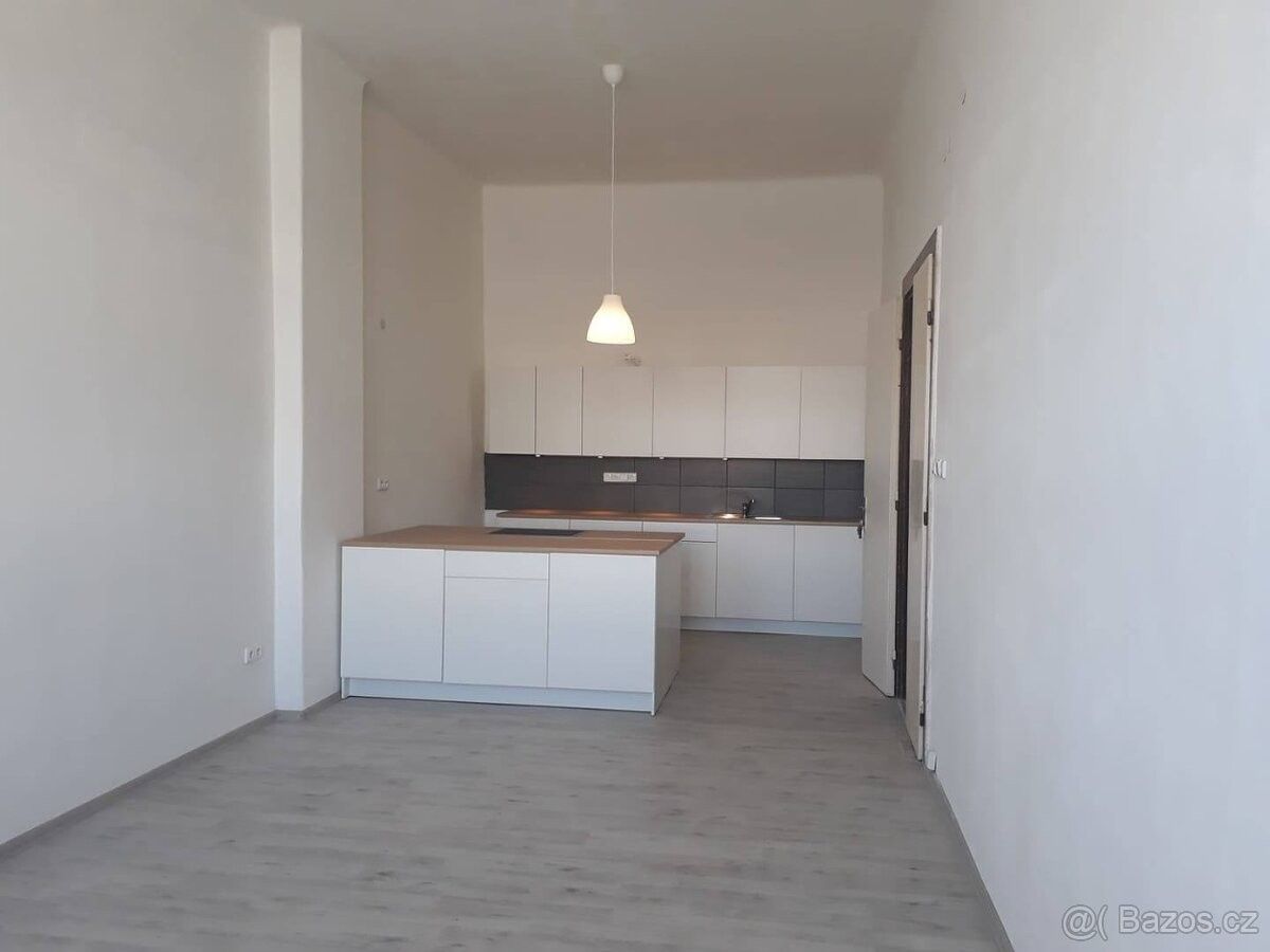 Pronájem byt - Moravské Budějovice, 676 02