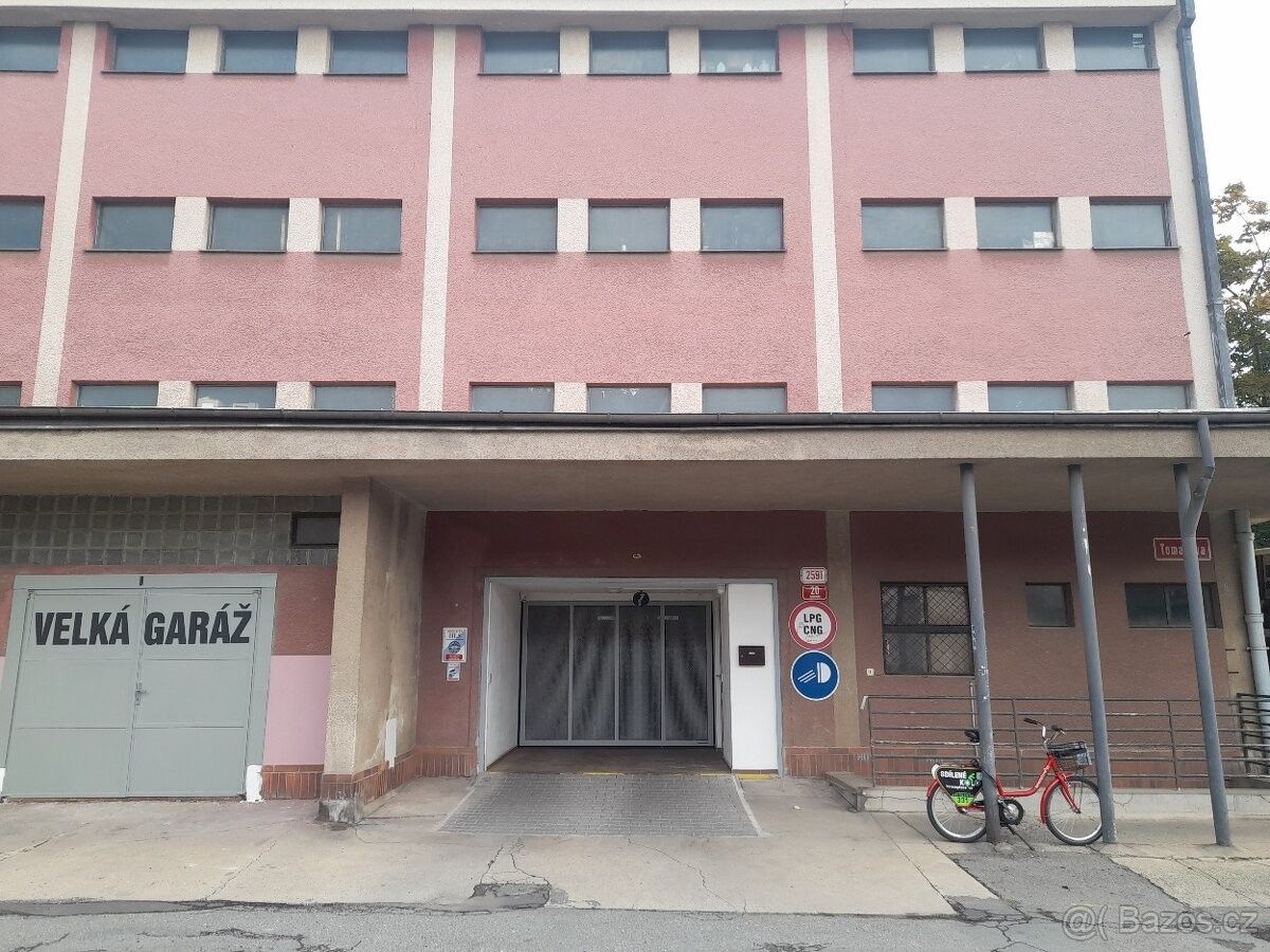 Garáž