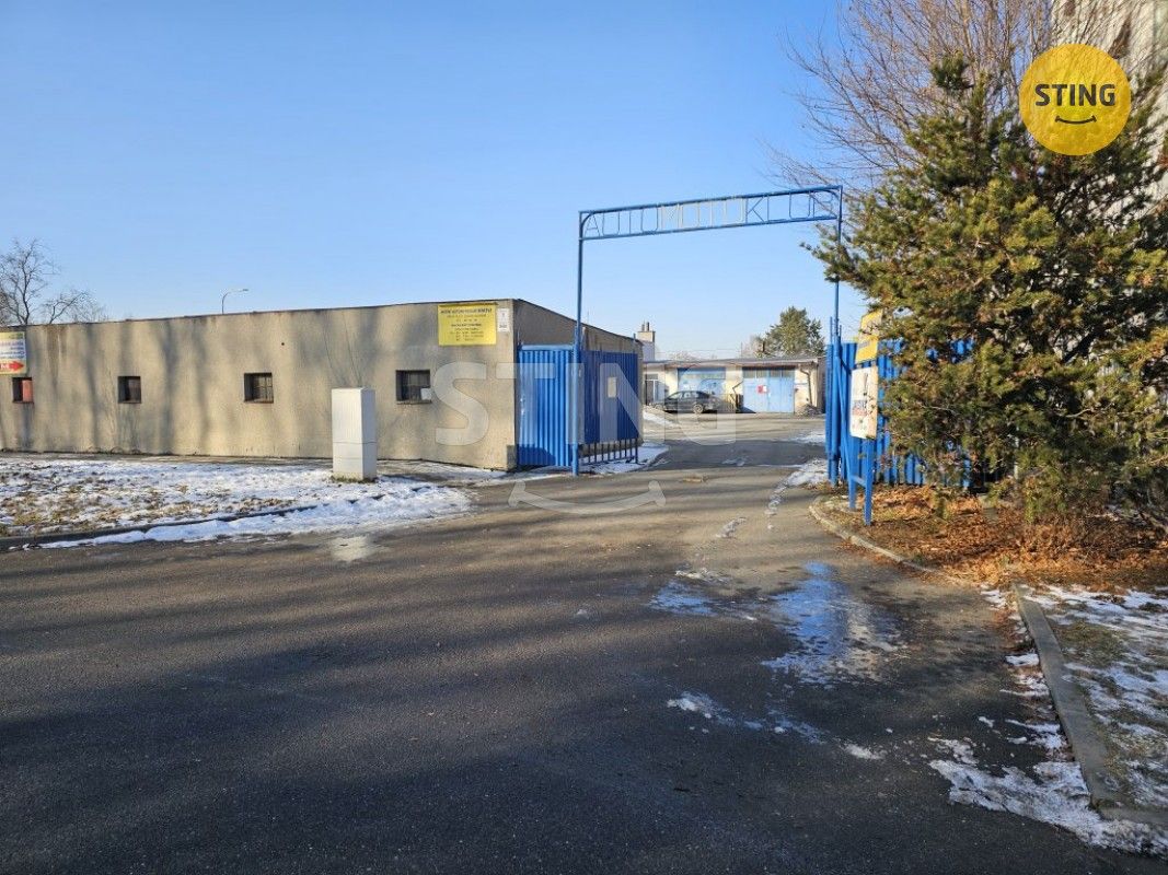 Garáže, Vrahovice, Prostějov, 27 m²