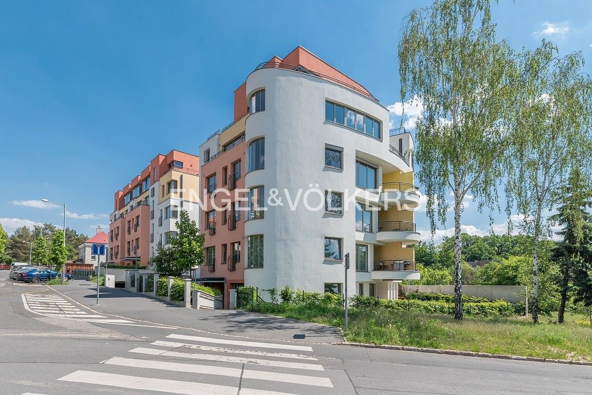 Garáž · 13 m² · U Okrouhlíku 3328, Praha Smíchov - 3