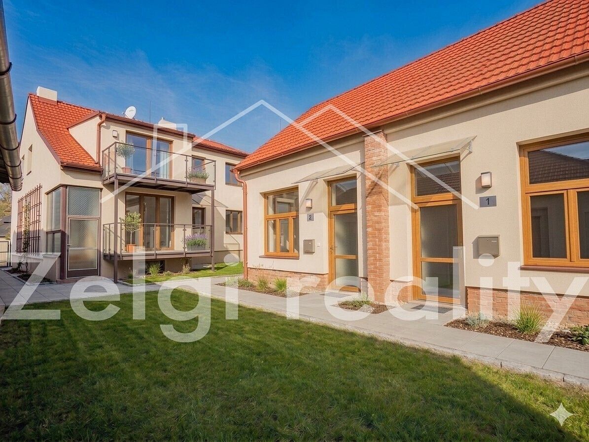 Rodinné domy, Ratíškovice, okres Hodonín, Jihomoravský kraj, 530 m² - 1