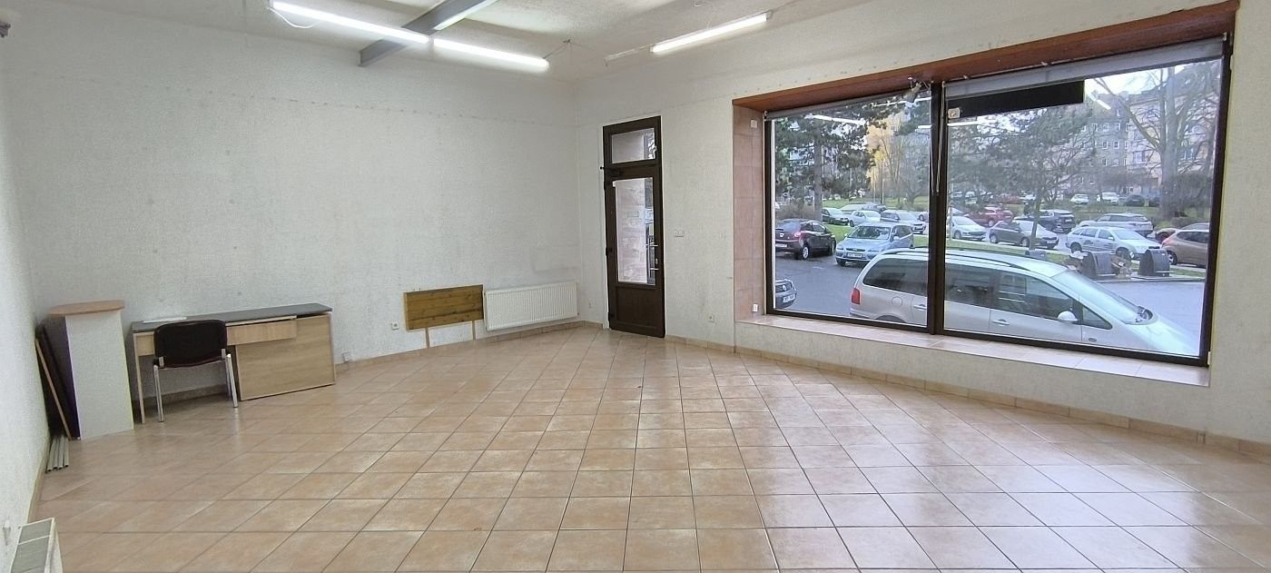 Pronájem obchodní prostory - Svobody, Cheb, 73 m²