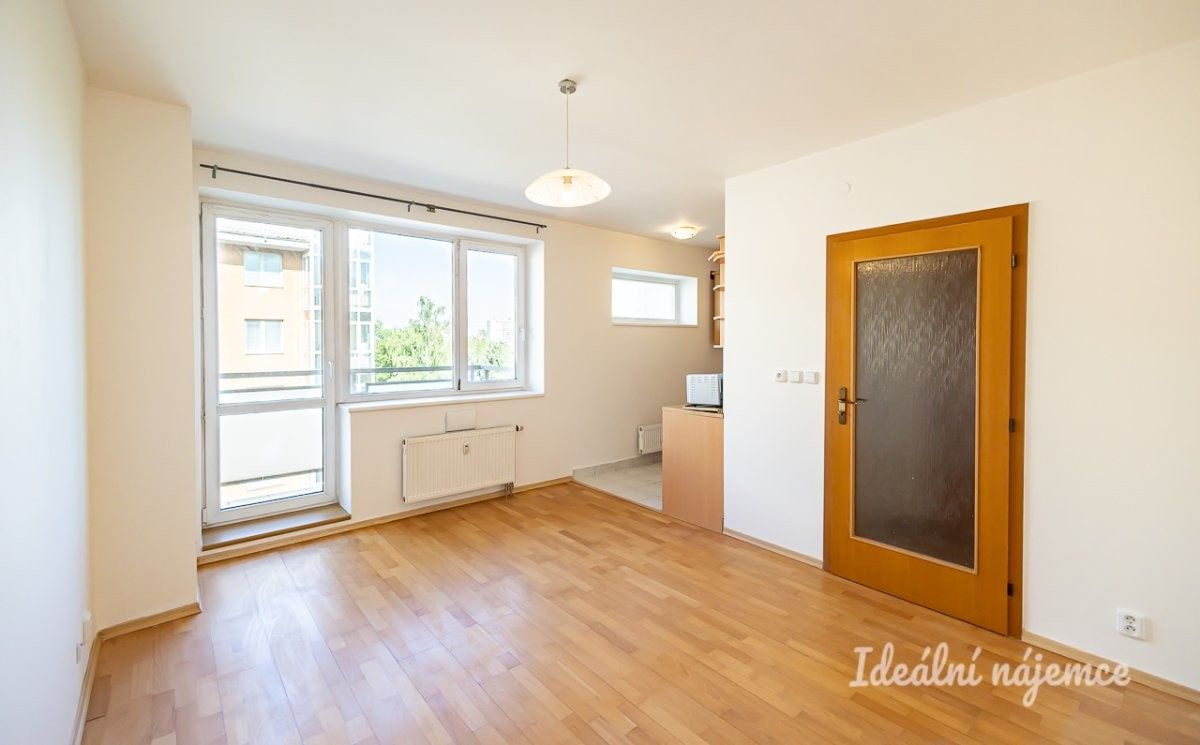 Pronájem byt 1+kk - Vřesová, Praha, 27 m²