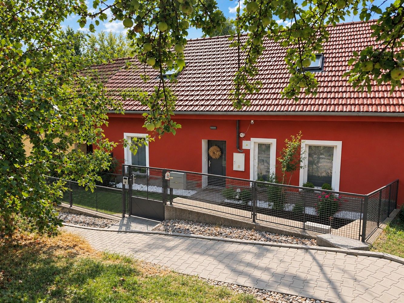 Rodinné domy, Lukovany, okres Brno-venkov, 167 m² - 1