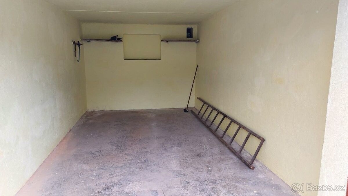 Pronájem garáž - Praha, 197 00