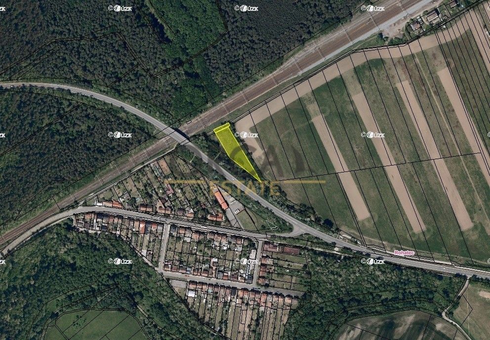 Prodej pozemek pro bydlení - Rohatec, 696 01