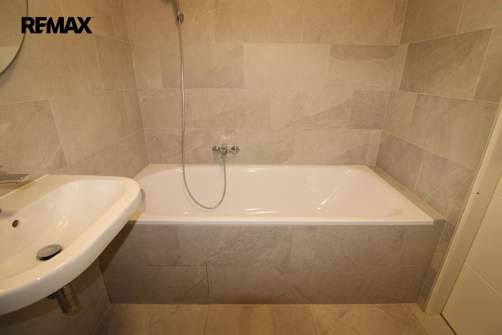 Pronájem byt 4+kk - Lidická 347, Jeneč, 96 m² - 5