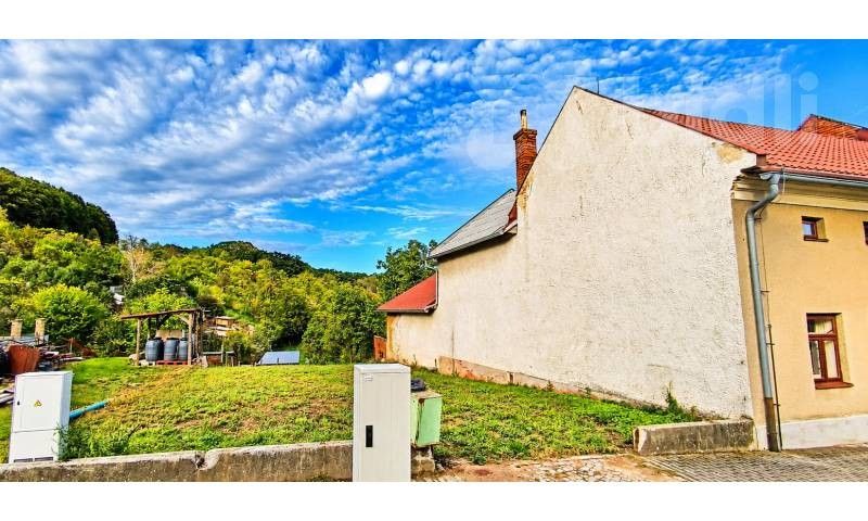 Pozemek pro bydlení, 875 m²