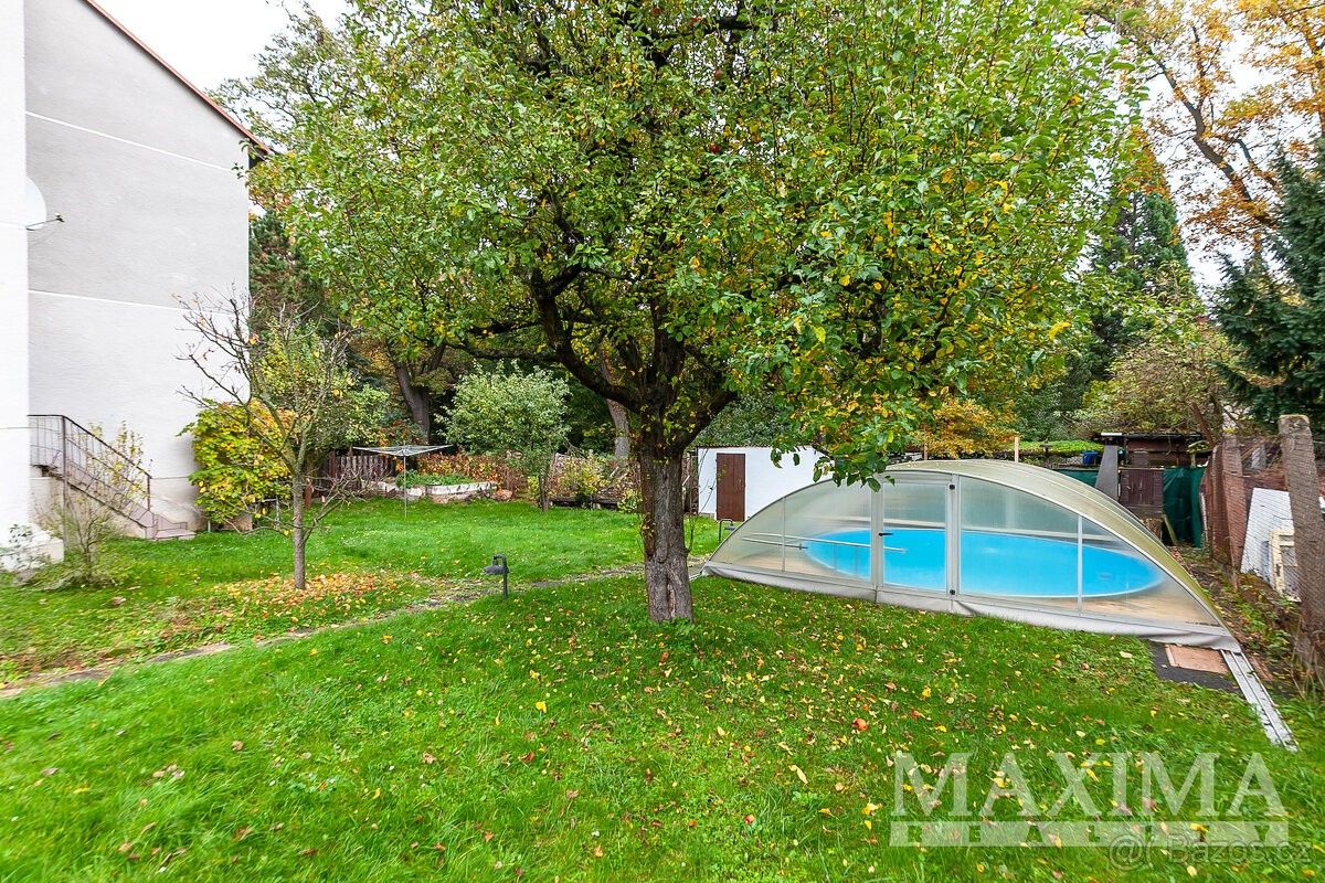 Prodej rodinný dům - Dolní Břežany, 252 41