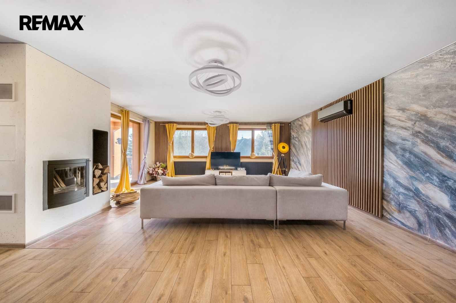 Prodej rodinný dům - Buš, 250 m² - 5
