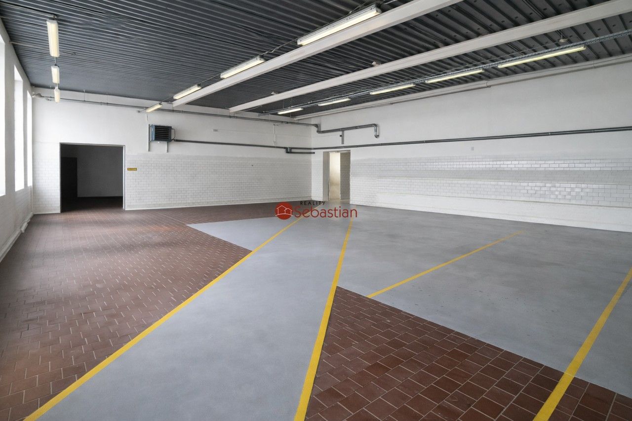 Výrobní prostory · 1 930 m² · Dělnická, Jičín - 3