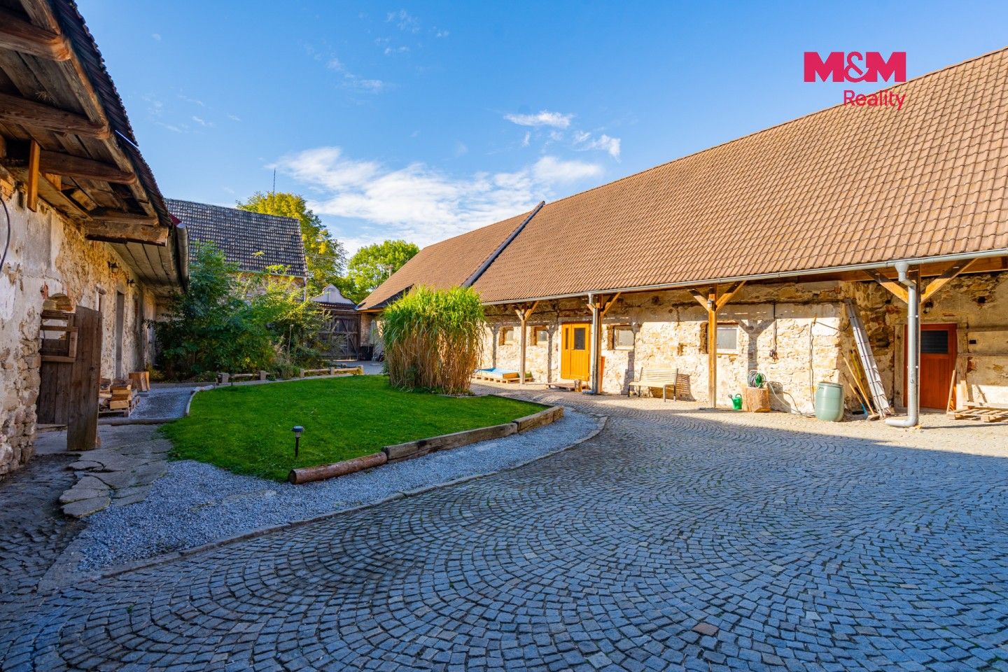 Rodinný dům · 370 m² · Byňov, Nové Hrady - 2