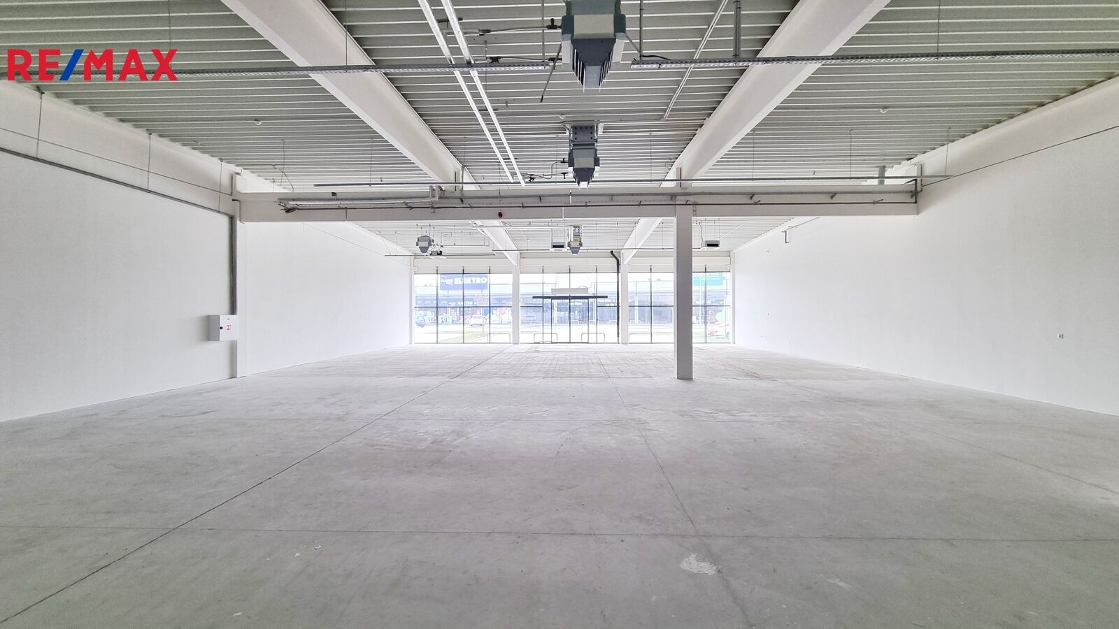 Pronájem obchodní prostory - České Vrbné, České Budějovice, 477 m²