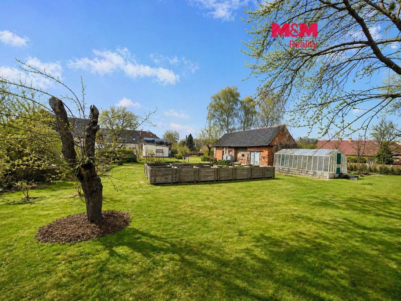 Pozemek pro bydlení, 706 m²