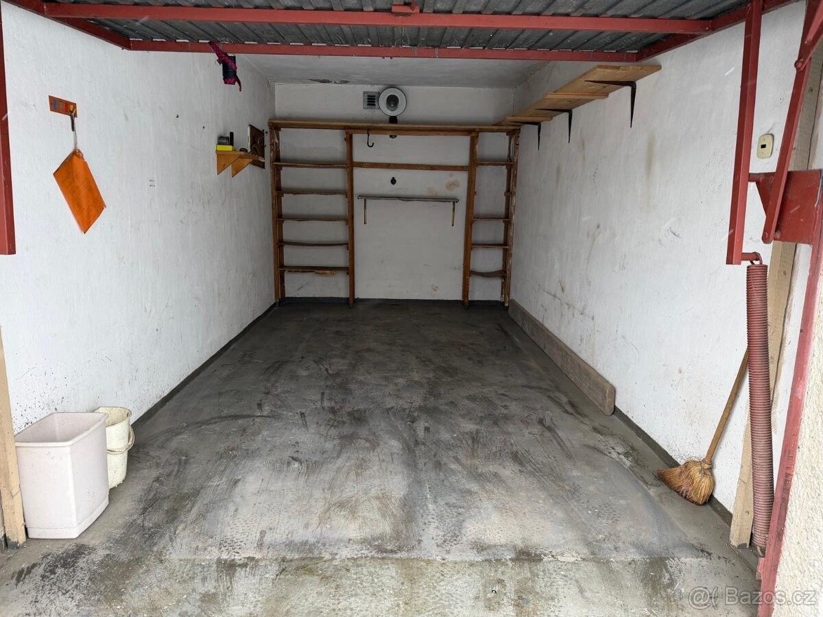 Garáže, Olomouc, 779 00