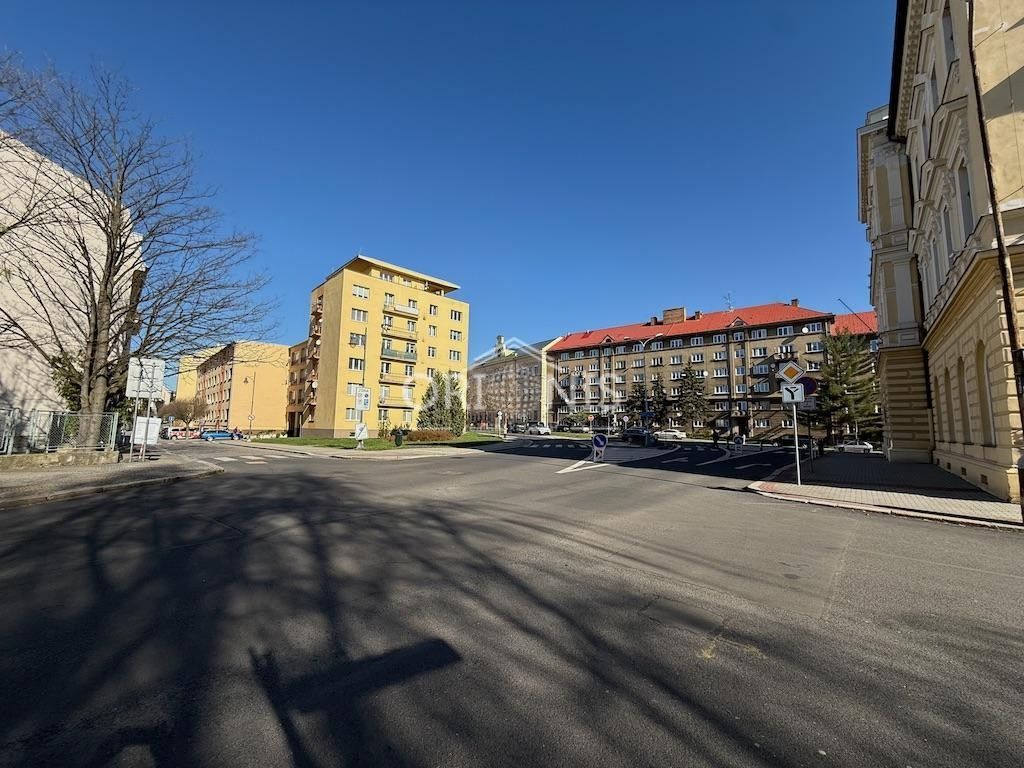 Pronájem kancelář - Na Příkopech, Chomutov, 12 m²